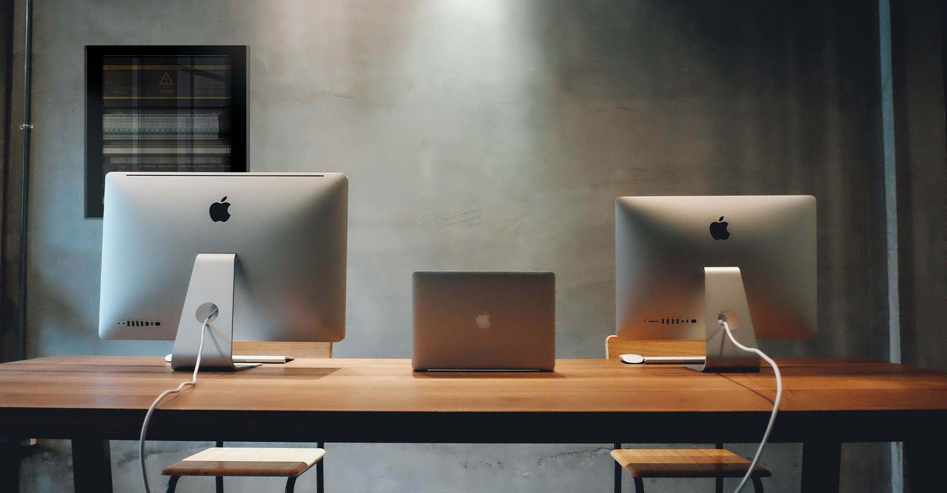 Platinum intelligent flush mounted L+